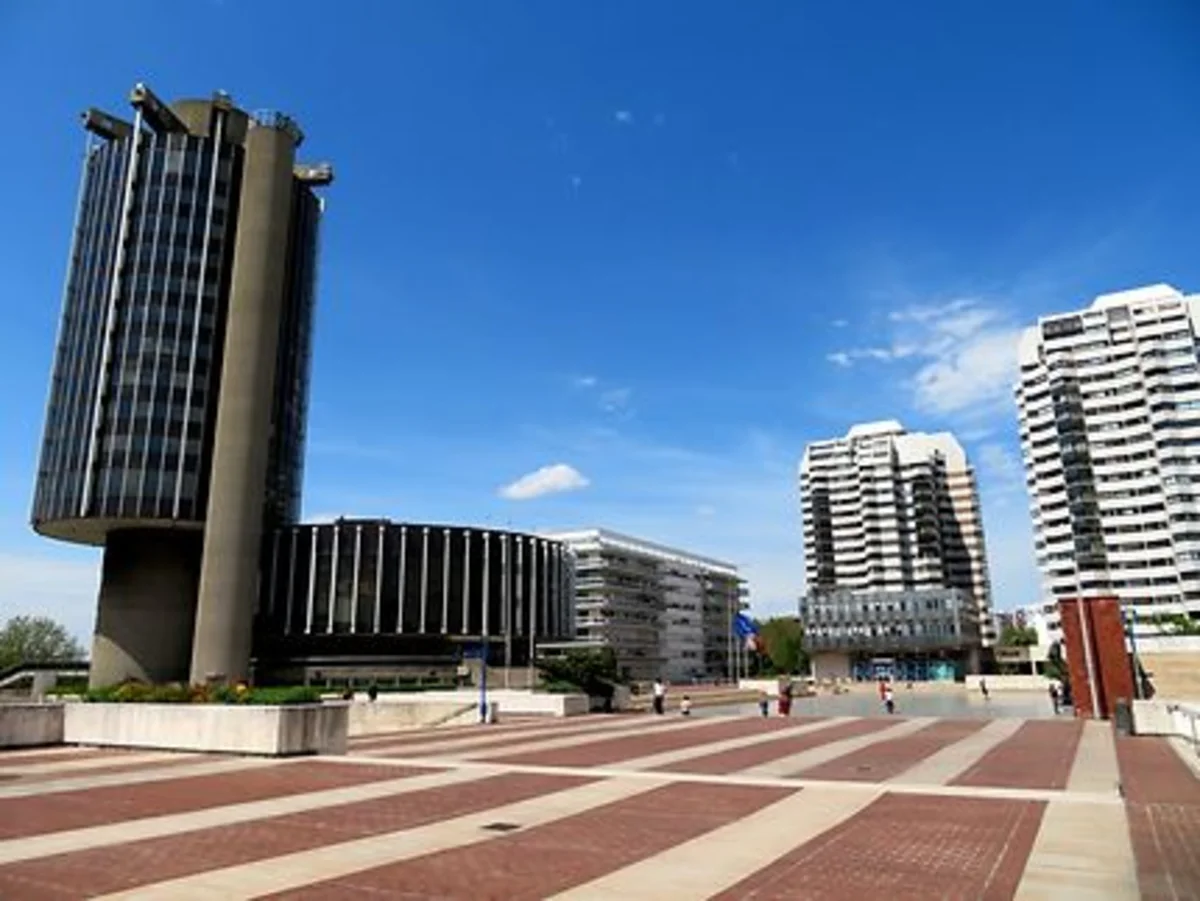 Permis de construire à Créteil - illustration du suivi de chantier et du dossier