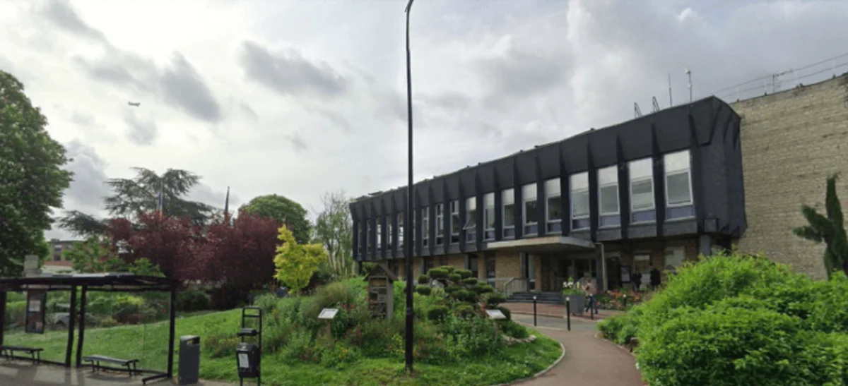 Suivi et affichage d'un permis de construire à Limeil-Brévannes