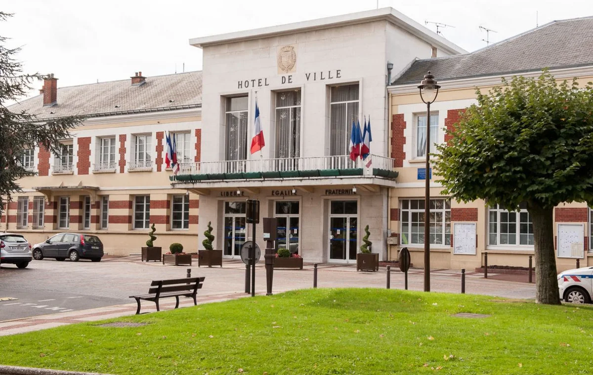 Suivi et affichage d'un permis de construire à Livry-Gargan