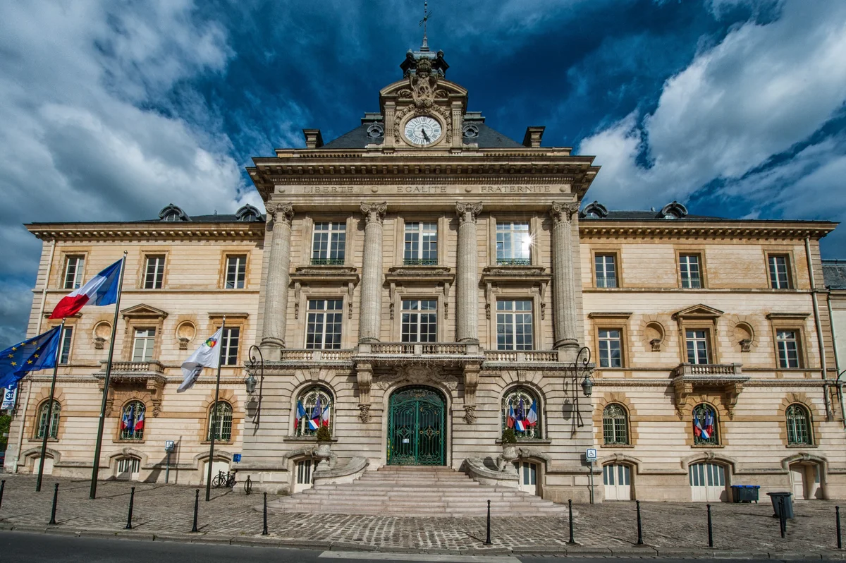 Suivi et affichage d'un permis de construire à Meaux