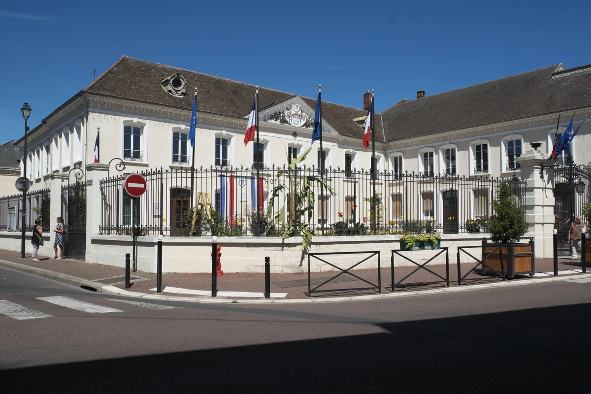 Permis de construire à Montereau-Fault-Yonne - illustration du suivi de chantier et du dossier