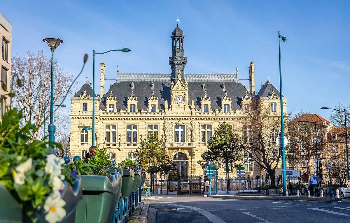 Suivi et affichage d'un permis de construire à Pantin