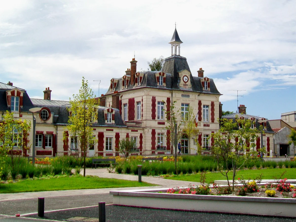 Suivi et affichage d'un permis de construire à Persan