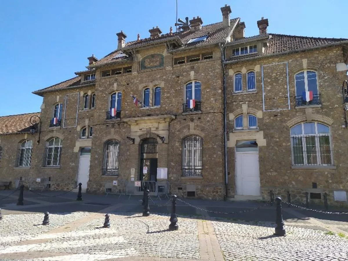 Suivi et affichage d'un permis de construire à Plaisir