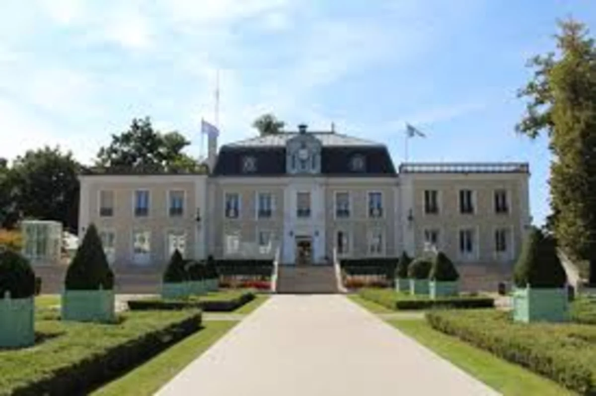 Suivi et affichage d'un permis de construire au Plessis-Trévise