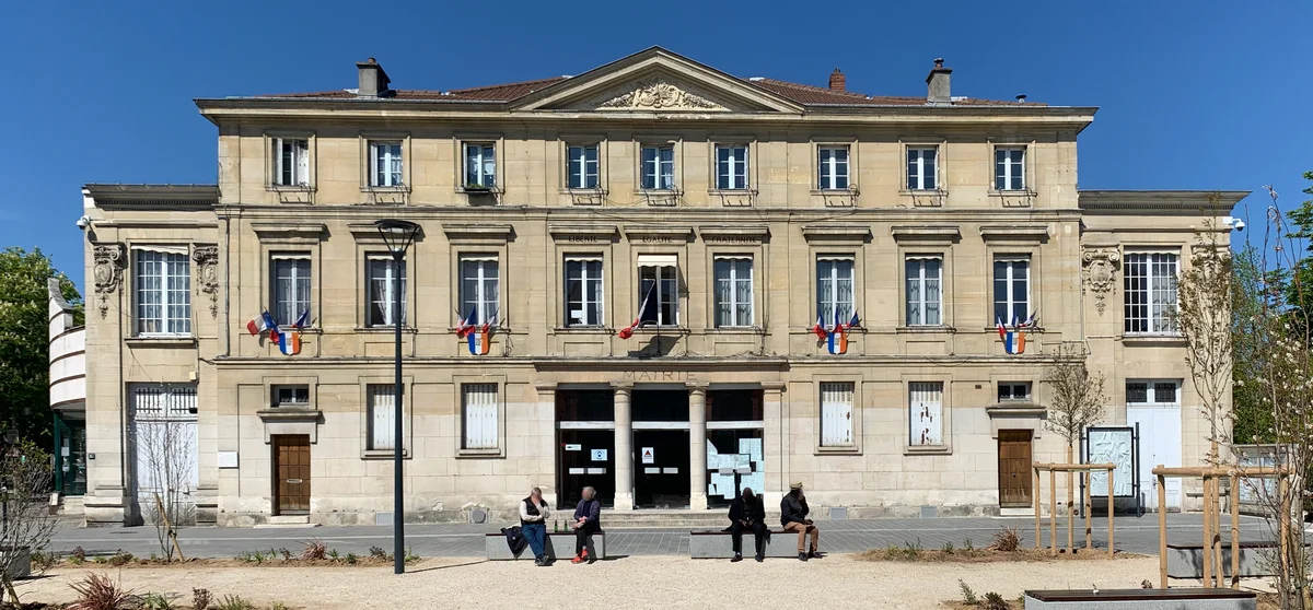 Suivi et affichage d'un permis de construire à Romainville