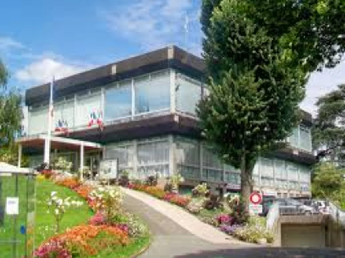 Suivi et affichage d'un permis de construire à Saint-Brice-sous-Forêt