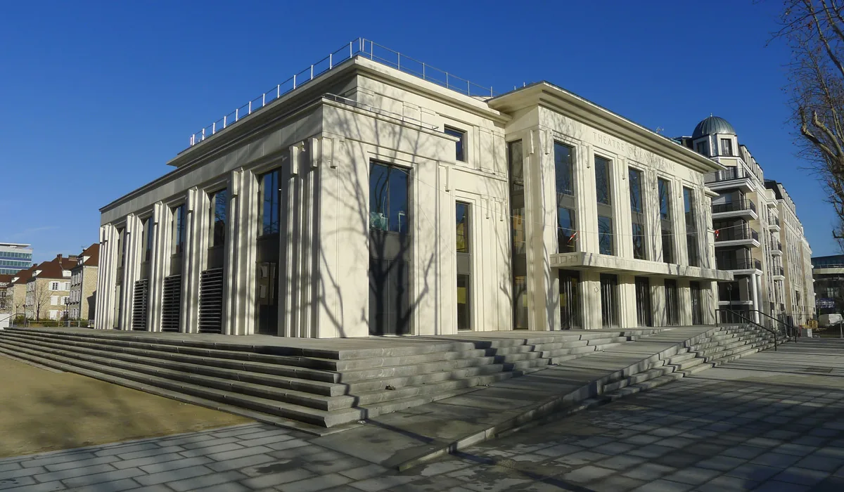Suivi et affichage d'un permis de construire à Saint-Cloud
