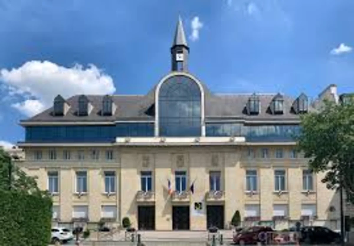 Suivi et affichage d'un permis de construire à Saint-Mandé