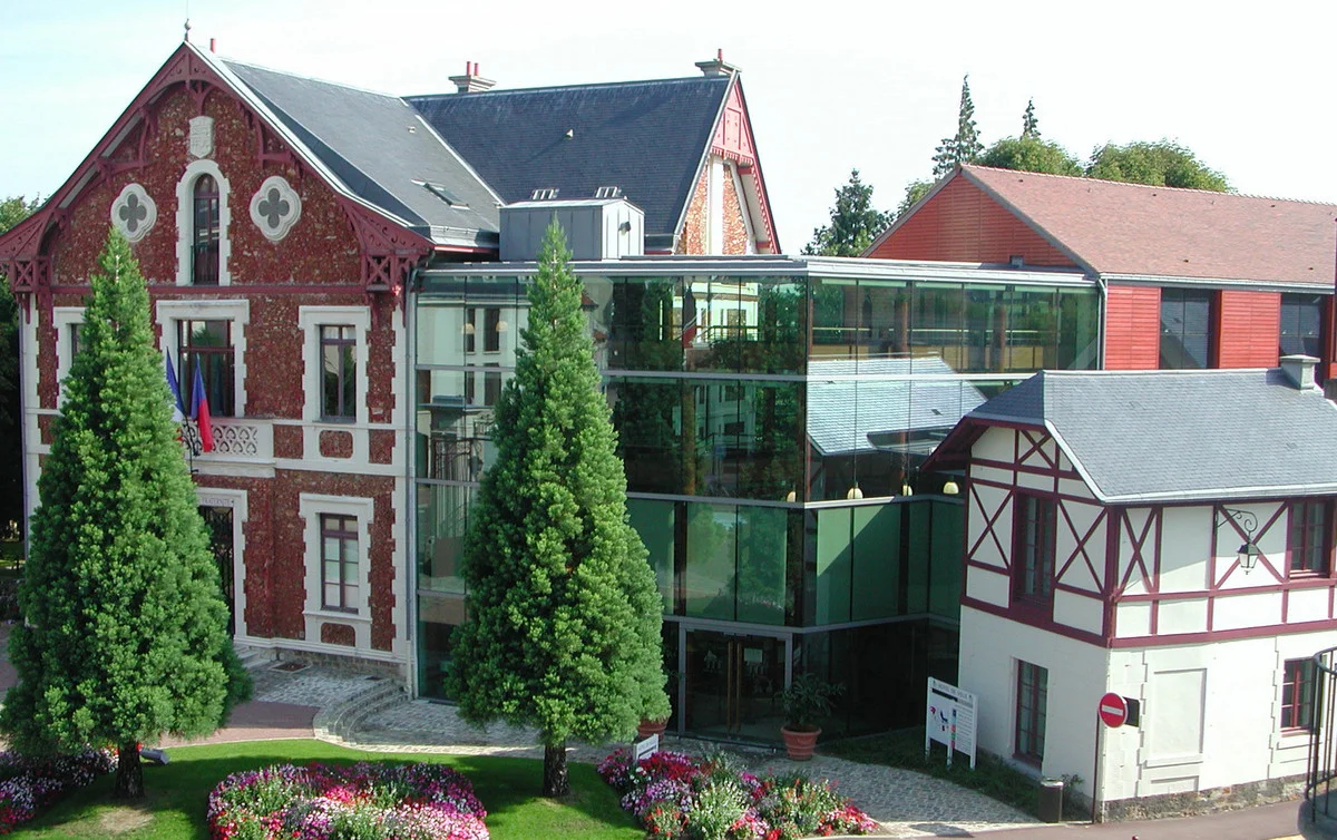Suivi et affichage d'un permis de construire à Viroflay
