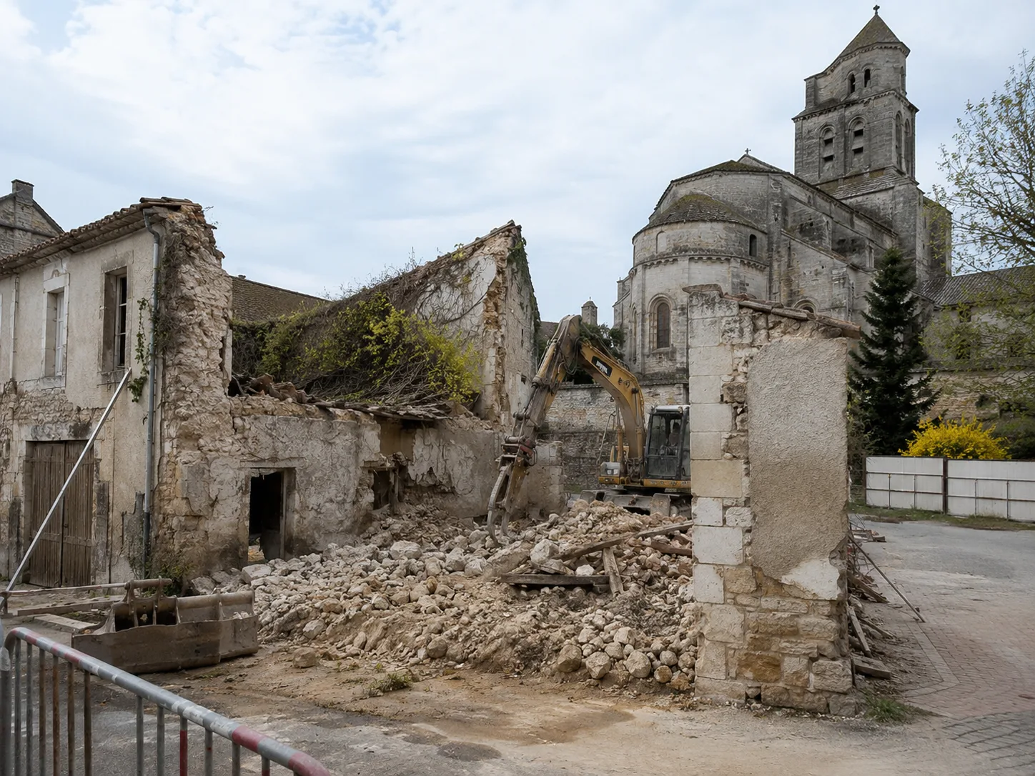 Démolition en secteur protégé sous avis ABF
